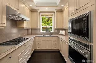 1188 Harvard Ave E, Seattle, WA 98102 - Photo 17