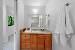13800 SE 21st St, Bellevue, WA 98005 - Photo 21