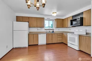 1204 31st St NE, Auburn, WA 98002 - Photo 13