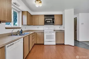 1204 31st St NE, Auburn, WA 98002 - Photo 15