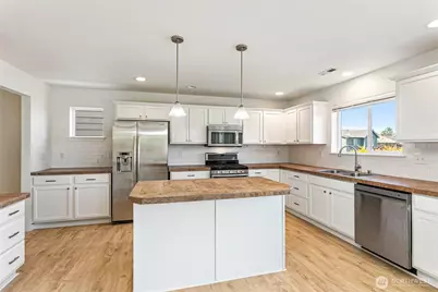 800 Crested Butte Boulevard, Mount Vernon, WA 98273 - Photo 9