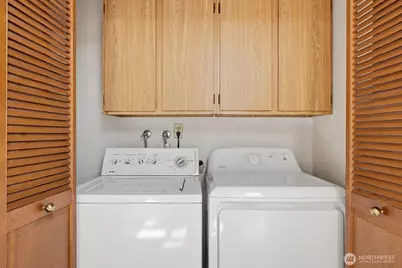 9522 1st Avenue NE #A4, Seattle, WA 98115 - Photo 17