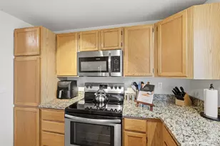 9522 1st Ave NE, Seattle, WA 98115 - Photo 5