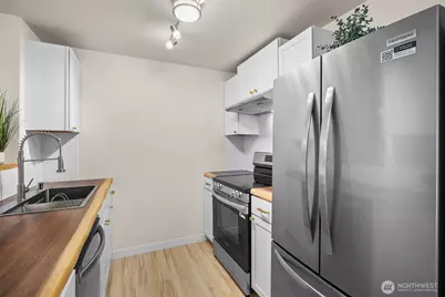 921 130th Street SW #F205, Everett, WA 98204 - Photo 5