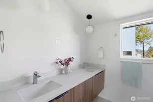 11731 Durland Ave NE, Seattle, WA 98125 - Photo 21