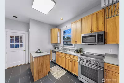 2429 Spruce St, Bellingham, WA 98225 - Photo 17