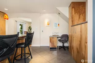 8819 Ashworth Ave N, Seattle, WA 98103 - Photo 23