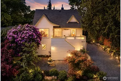 8819 Ashworth Avenue N, Seattle, WA 98103 - Photo 1