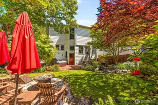 8819 Ashworth Ave N, Seattle, WA 98103 - Photo 9