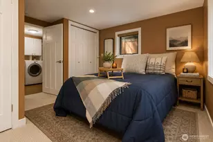 8819 Ashworth Ave N, Seattle, WA 98103 - Photo 37