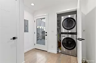 919 NW 56th St, Seattle, WA 98107 - Photo 3