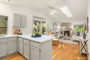 12323 NE 97th St, Kirkland, WA 98033 - Photo 3
