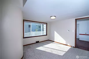 203 N Walnut St, Ellensburg, WA 98926 - Photo 5