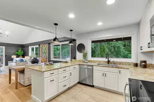 8817 NE 124th St, Kirkland, WA 98034 - Photo 9