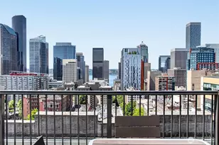1105 Spring St, Seattle, WA 98104 - Photo 3