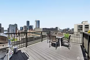 1105 Spring St, Seattle, WA 98104 - Photo 17