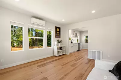 11558 Fremont Avenue N #A, Seattle, WA 98133 - Photo 5