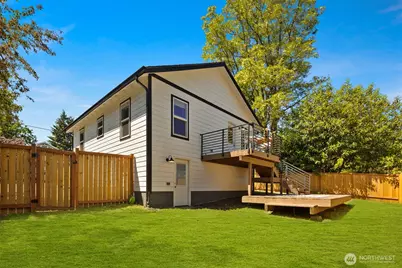 11558 Fremont Avenue N #A, Seattle, WA 98133 - Photo 15