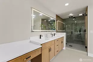 11709 Roosevelt Way NE, Seattle, WA 98125 - Photo 27