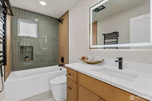 11709 Roosevelt Way NE, Seattle, WA 98125 - Photo 21