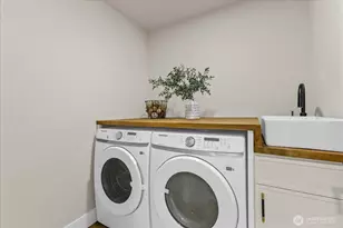 11709 Roosevelt Way NE, Seattle, WA 98125 - Photo 23