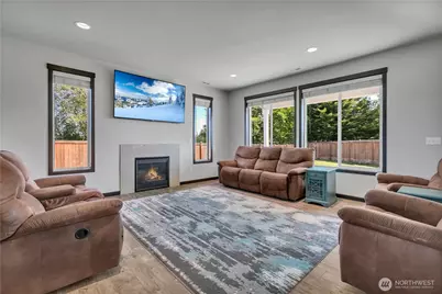 610 Rosewood Drive, Buckley, WA 98321 - Photo 5