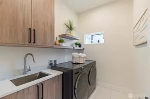 24257 SE 26th Pl, Sammamish, WA 98075 - Photo 37