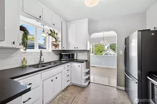 6831 S Yakima Ave, Tacoma, WA 98408 - Photo 9