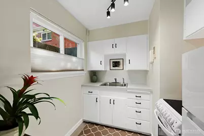 4407 SW Alaska Street #11, Seattle, WA 98116 - Photo 7