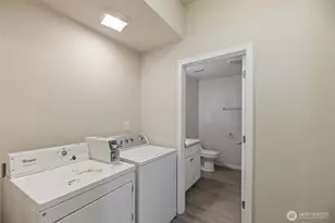 10606 68th Pl S, Seattle, WA 98178 - Photo 27
