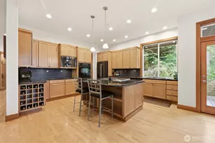 18603 E Spring Lake Dr SE, Renton, WA 98058 - Photo 7