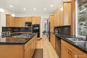 18603 E Spring Lake Dr SE, Renton, WA 98058 - Photo 9