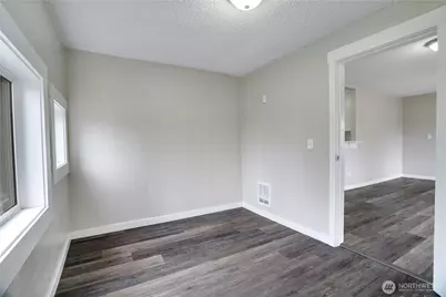 325 N Cambrian, Bremerton, WA 98312 - Photo 15