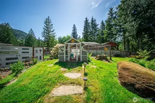 37418 W Lake Walker Dr SE, Enumclaw, WA 98022 - Photo 3