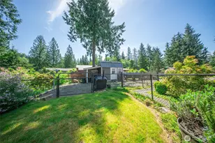 37418 W Lake Walker Dr SE, Enumclaw, WA 98022 - Photo 9