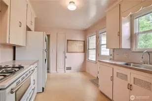 1224 SW 158th St, Burien, WA 98166 - Photo 5