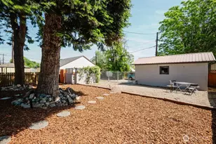 241 N Garfield Ave, Wenatchee, WA 98801 - Photo 3