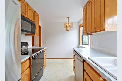 12805 64th Avenue S, Seattle, WA 98178 - Photo 7