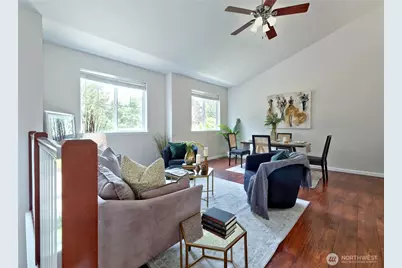 1808 Pierce Avenue NE, Renton, WA 98056 - Photo 3