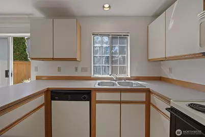 19620 80th Avenue W #J, Edmonds, WA 98026 - Photo 3