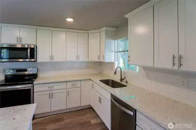 5027 Sleater Kinney Road NE, Olympia, WA 98506 - Photo 11