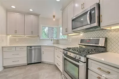 2250 NE 175th Street, Shoreline, WA 98155 - Photo 9