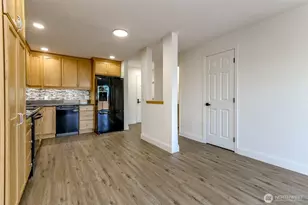 25014 Lake Fenwick Rd, Kent, WA 98032 - Photo 7