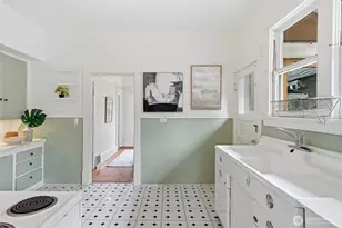 4651 1st Ave NE, Seattle, WA 98105 - Photo 13