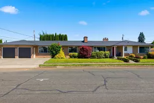1417 Maple St, Sumner, WA 98390 - Photo 1