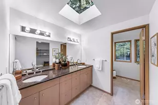 2261 W Lake Sammamish Pkwy SE, Bellevue, WA 98008 - Photo 29