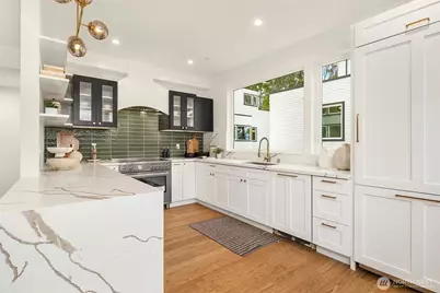 542 W Barrett Street, Seattle, WA 98109 - Photo 3