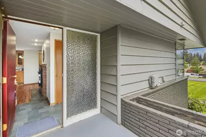 3822 Shelby Road, Lynnwood, WA 98087 - Photo 3