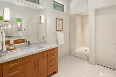 4911 NE Laurelcrest Lane, Seattle, WA 98105 - Photo 29