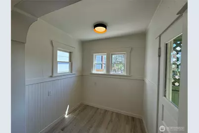 811 NE 66th Street, Seattle, WA 98115 - Photo 9